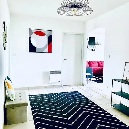 Bd à Pied, Idéalement Situé, Joli Grand 3 Pièces Confort, Vue Imprenable, Deux Grandes Chambres, Calme, Centre, Remparts, Parking Gratuit, * Angoulême